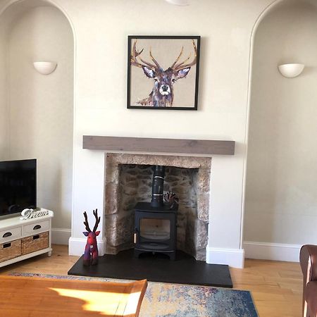 Spacious 2 Bedroom Flat In Heart Of 발라터 외부 사진