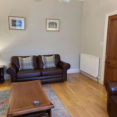 Spacious 2 Bedroom Flat In Heart Of 발라터 외부 사진